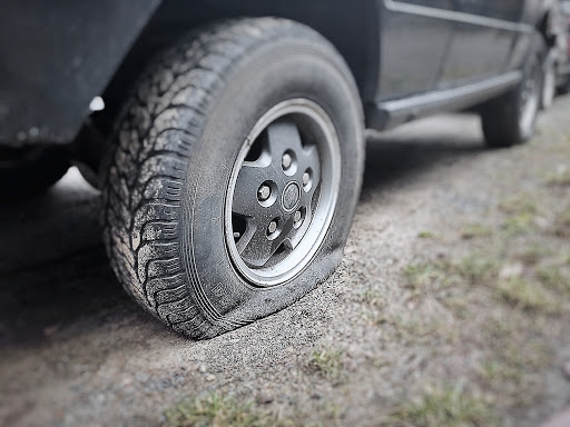SmartHonda's tweet photo. #DidYouKnow that every time the temperature drops 10 degrees, you lose one pound of air in your tires? 😱
With cold temperatures still relevant, be sure to check your tires and put air in them frequently!
https://t.co/Q6MUfuzDOn https://t.co/fITvdolsXb