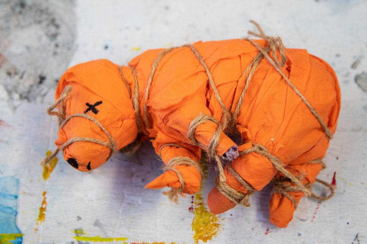 ual_insights's tweet photo. Our tutors had a great day working with @USP_college students to introduce them to what to expect from @UAL study 🧶🦑✂️ Thanks for inviting us! https://t.co/oIz1iRiWWp