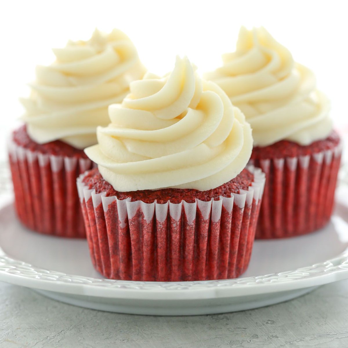 livewellbake's tweet photo. These cupcakes are buttery, moist, soft, and taste just like a classic red velvet cupcake. Topped with a simple cream cheese frosting, your Valentine will adore these!
 #valentinesdaycupcakes #creamcheesefrosting #redvelvetcupcakes #redvelvetrecipes https://t.co/jIryzVowbC https://t.co/xz4FvUCdjk