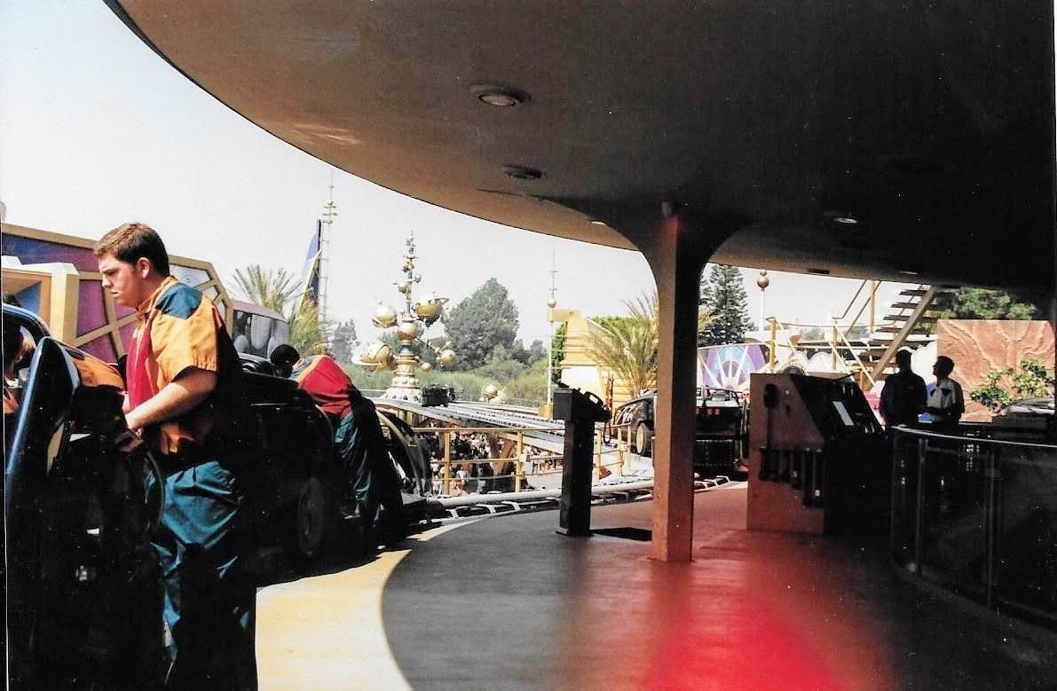 DefunctArchives's tweet image. Even though Rocket Rods was open for just a short amount of time, it is definitely well known by fans. Here is a picture of the loading platform from 1999. Source: Jillian Jackson