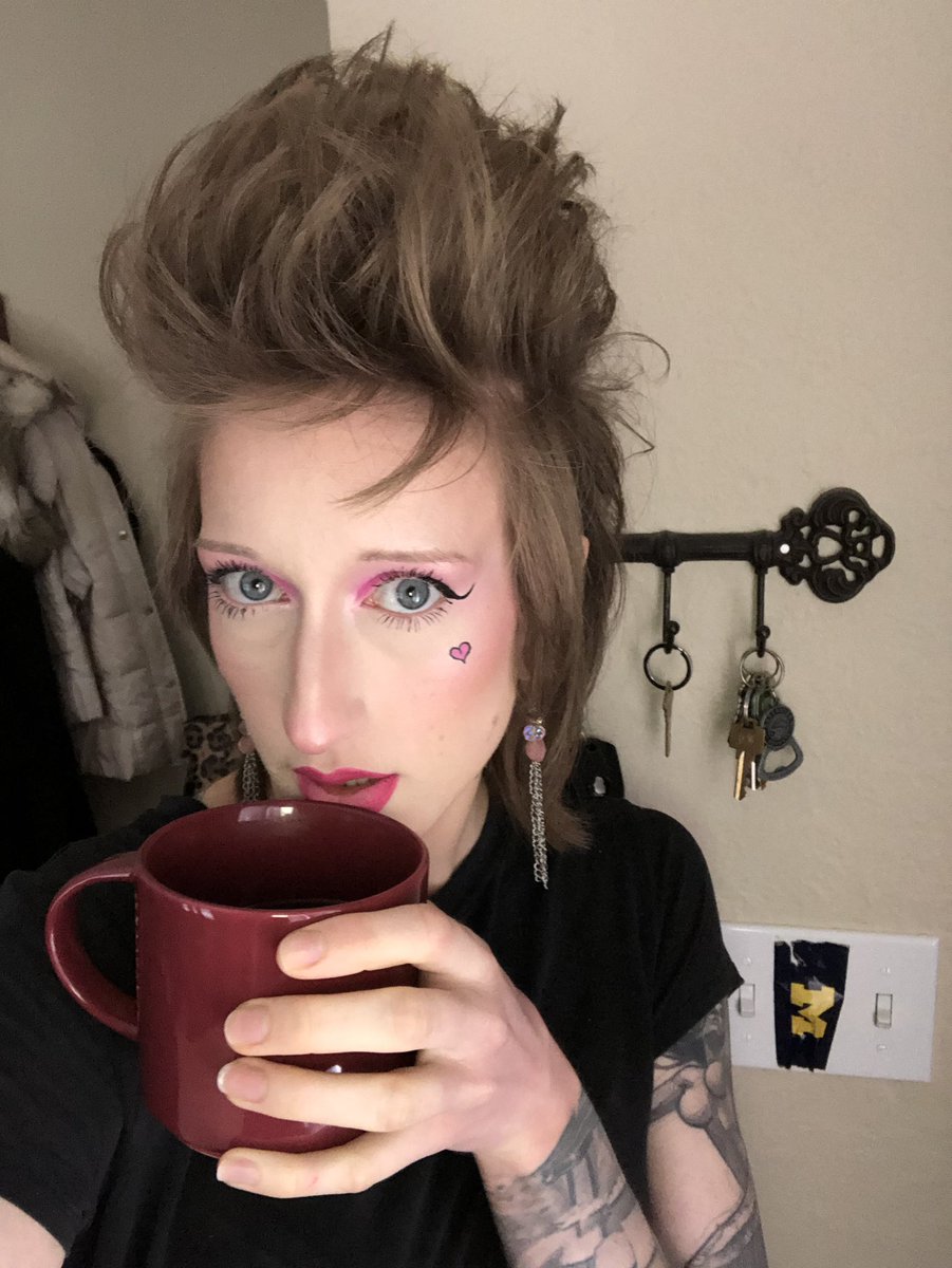 jenroa's tweet photo. Still on the Valentineโs week looks, not really feelin the love today tho ๐
Hereโs to hoping Iโm living for it more tomorrow ๐ค๐ป๐๐ป๐
@JeffreeStar as always, only the best shadows #neverlookinback #jawbreaker https://t.co/NgHn50WTZH