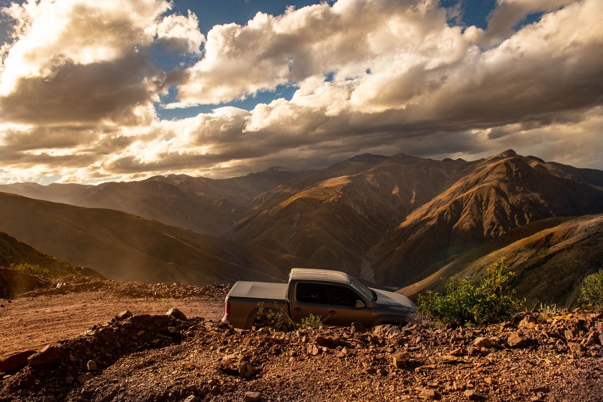 SaltaSecretos's tweet photo. Rodeo Colorado es un secreto del Norte salteño. Es un pueblito que forma parte del departamento Iruya y demanda unas tres horas para llegar desde Humahuaca (Jujuy). Si lo buscás en Google, no figuran rutas de acceso hasta él, pero el camino existe,  y es maravilloso. #voyasalta https://t.co/QHS8diXZXP