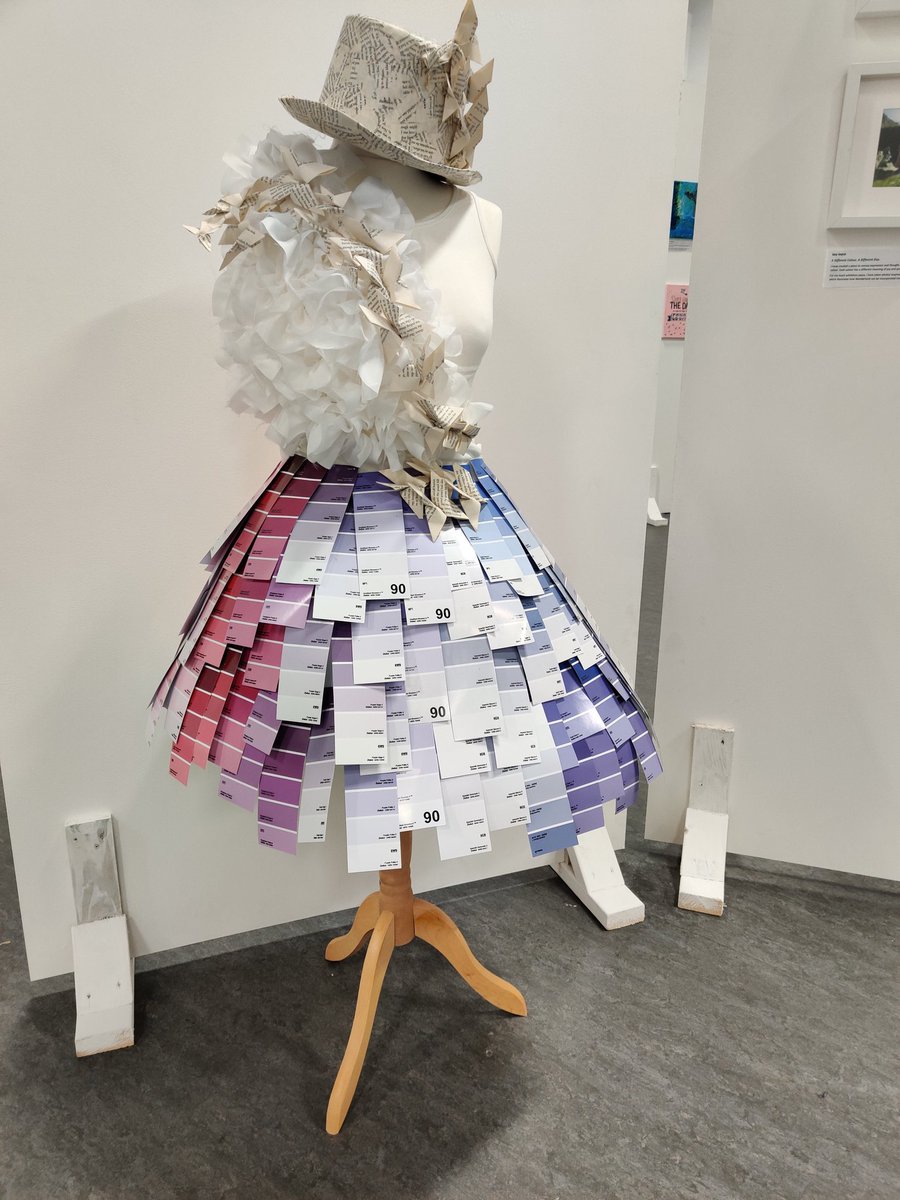 MrGPullen's tweet photo. I've been waiting to post these all day.... Just look at how amazing these works of art are! So proud of our students, congratulations to them and to @ArtLeaderKJE for todays exhibition! @TheOngarAcademy @OngarPta
#SchoolofChoice #NutureEnrichEmpower #SchoolfortheCommunity https://t.co/m2KOTjXhkc