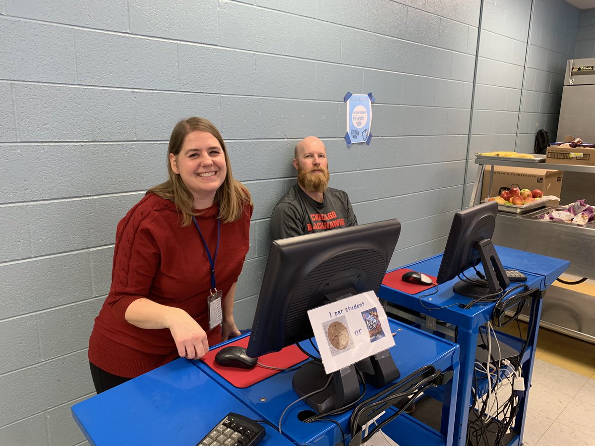 MSloanTeaches's tweet photo. Valentines Special in the lunch room today! Mr. and Mrs. Taylor on duty together helping lunch run smoothly! #gohawks39 #beststaff #bestsnackbar https://t.co/MK8kx6EXPE
