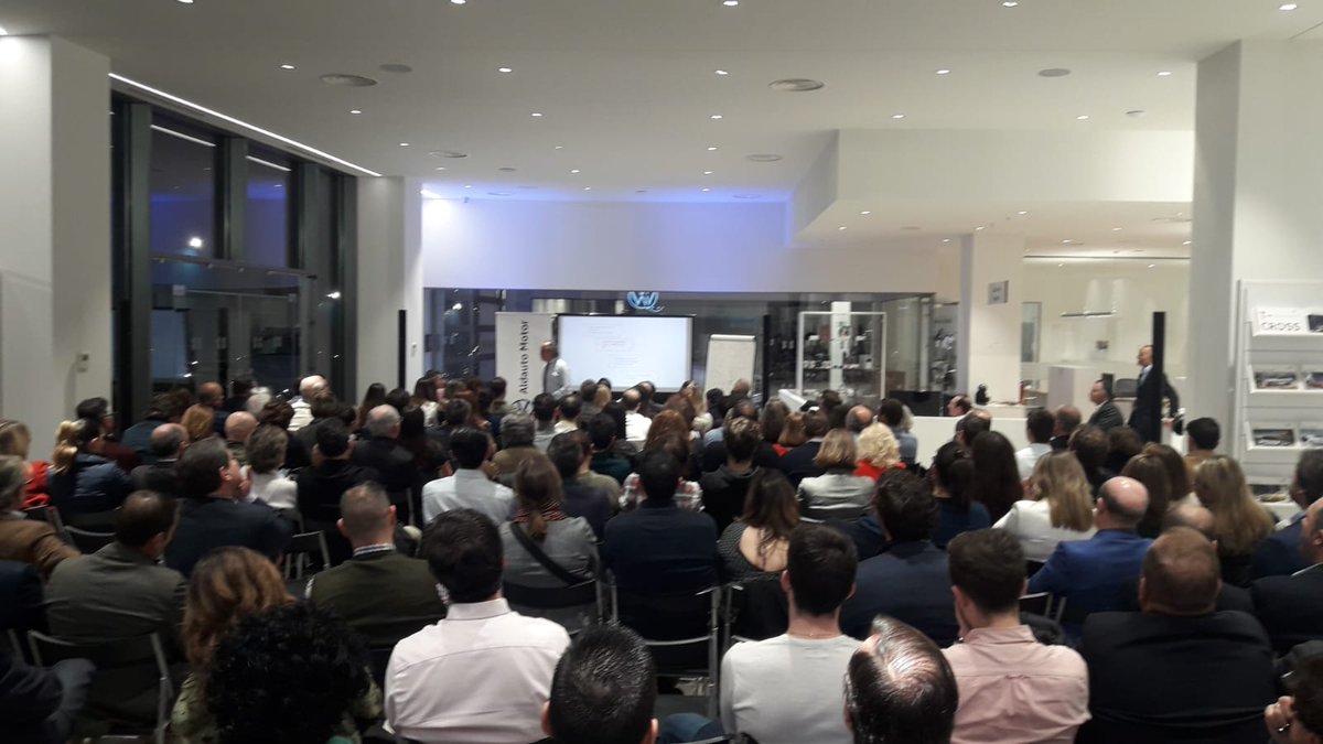 Diego_Garan's tweet photo. Qué pasada Emilio Duró!. Gracias @VW_AldautoMotor por esta Gran Iniciativa. Charla motivadora para recargar las pilas. 👏👏
#emilioduro #motivacion #aldauto https://t.co/dB2hjyqbAv https://t.co/1bzh9E4WEH