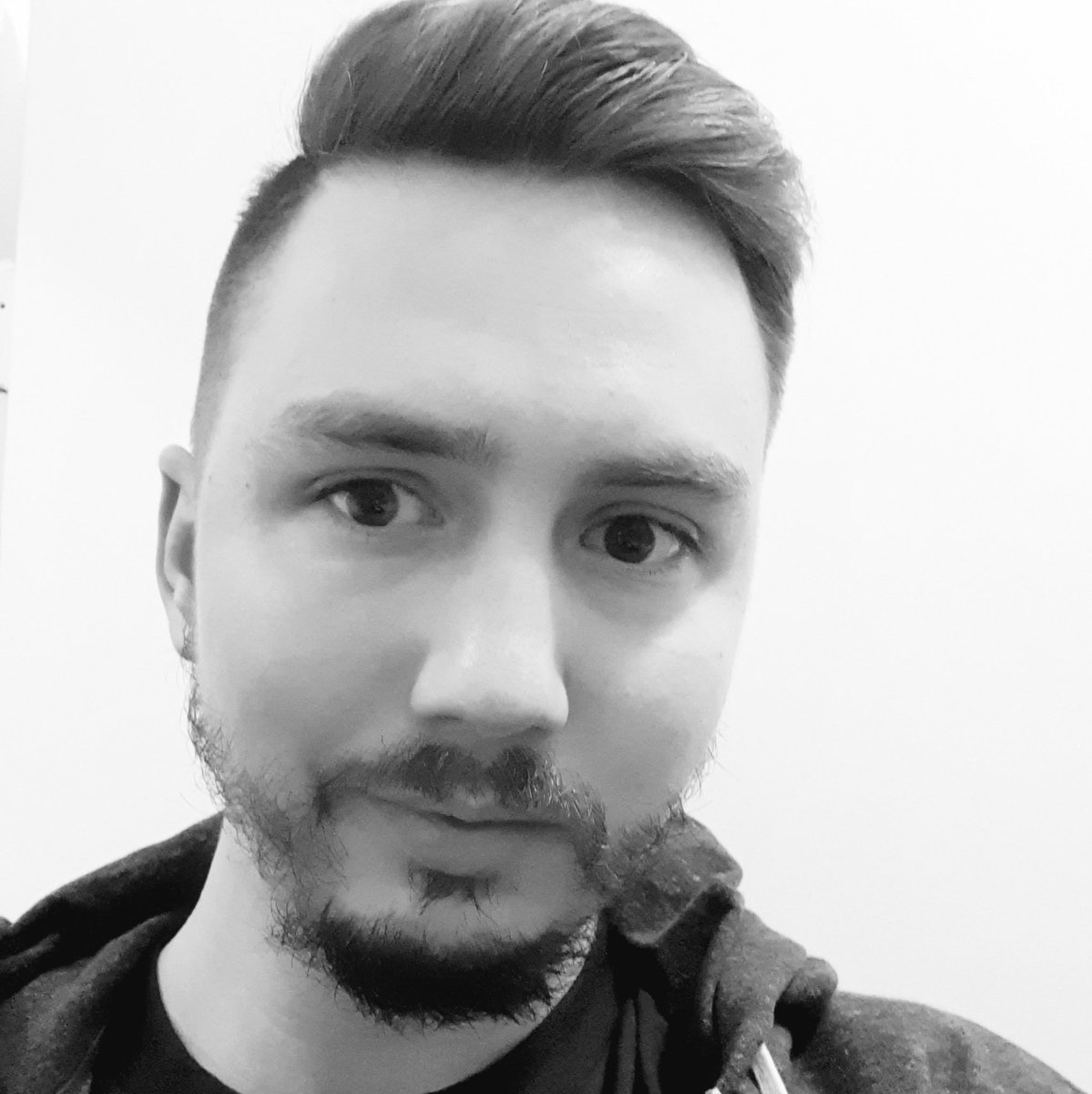 TimLevelDesign's tweet photo. #NewProfilePic #beardinprogress #patchyashell #hipstergreyscale https://t.co/ULKfNgt3z6
