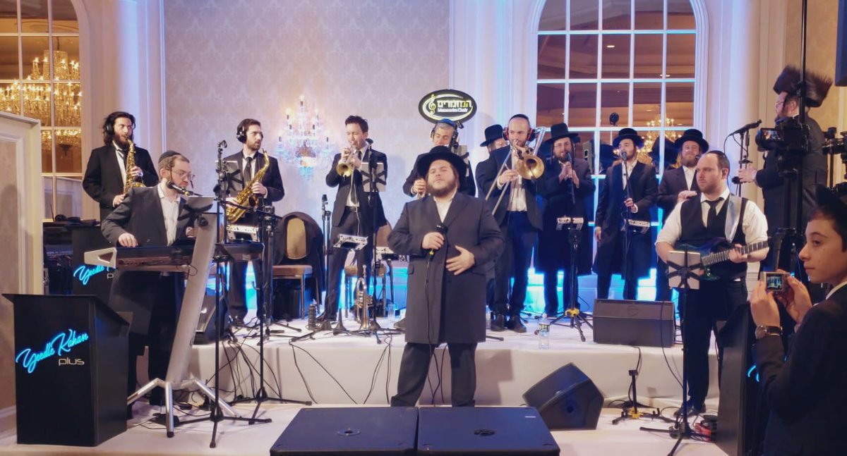What an uplifting wedding 🔥🔥🔥in Lakewood 
Performing together with <a href="/LevyFalkowitz/">Levy Falkowitz</a> 
And <a href="/YeedleKahan/">Yeedle Kahan</a> Production
Sound by <a href="/YideyH/">Yidey Holtzler</a> 
<a href="/StellarProdNY/">Stellar Productions</a> 
@neemashachayim