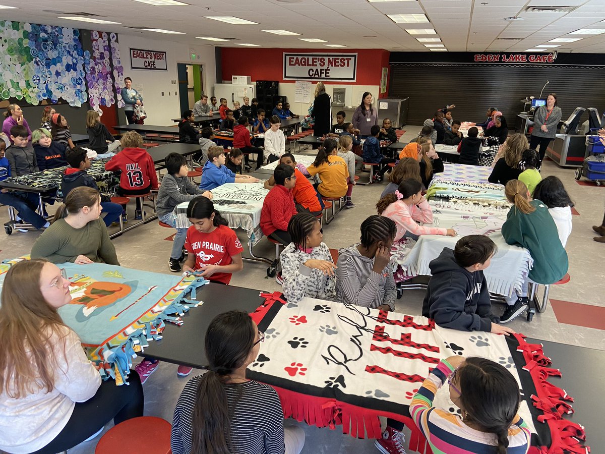studiowalters's tweet photo. Our 5th graders raised enough $ to get fabric for 142 blankets for @childrensmn and today they tied each one! Thanks for leading this great service learning project! #ELvision4learning @rlars7 @tbeekmann @megskogie @WerlingerTova @liztaylor04 @grhino4 https://t.co/WjvcHiWDTt