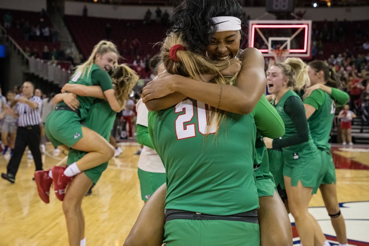 FresnoStateWBB's tweet image. Last night wasn’t a dream. 🏆

#GoDogs | #PrideOfTheValley
