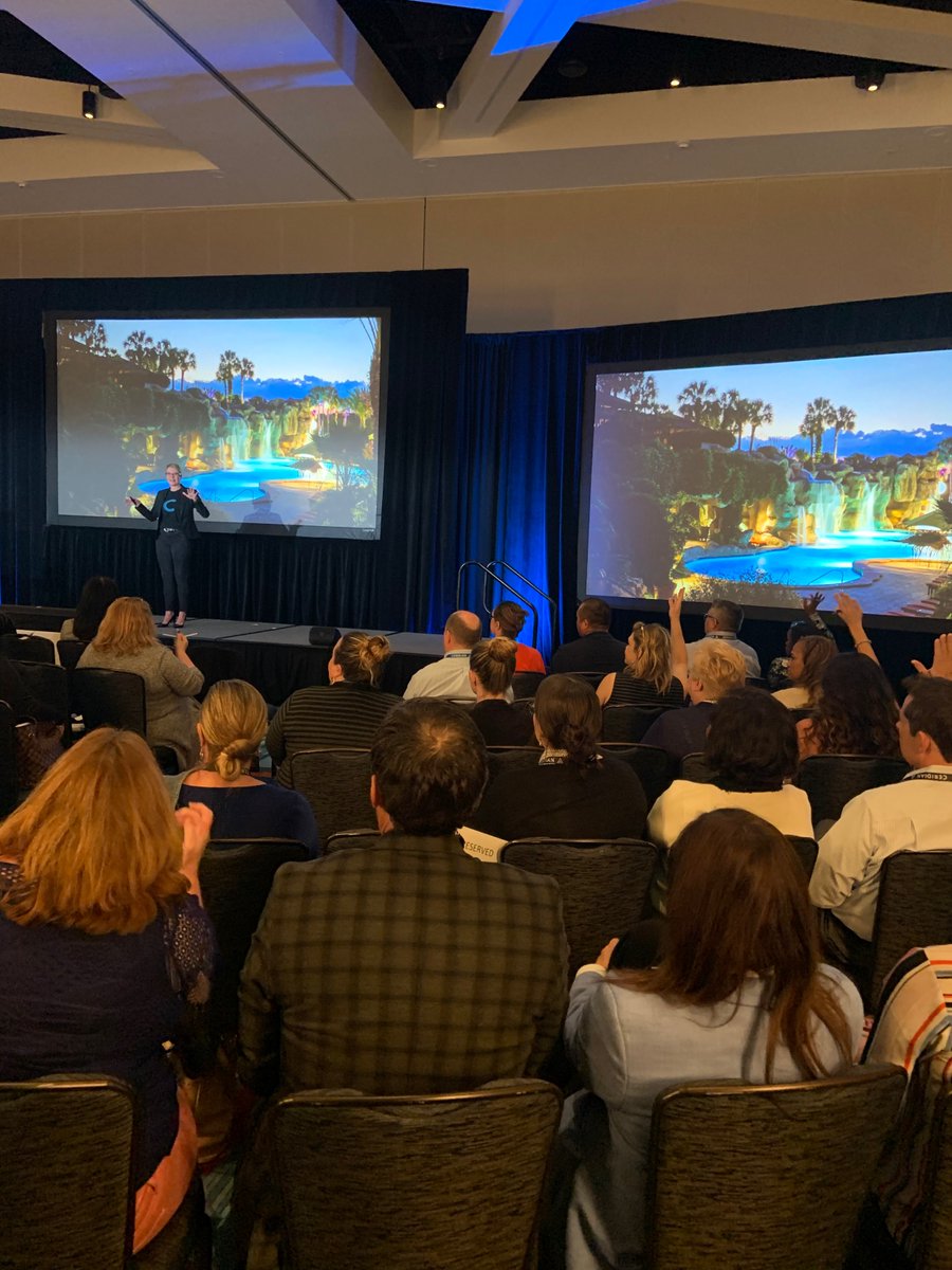 Ceridian's tweet photo. @lisamsterling It's a full house at our #HCMExecSummit in #Orlando! Our afternoon has officially begun with our Chief People and Culture Officer @lisamsterling kicking off the program as we discuss the journey to #IntelligentHCM. https://t.co/RyJNpeC6LD