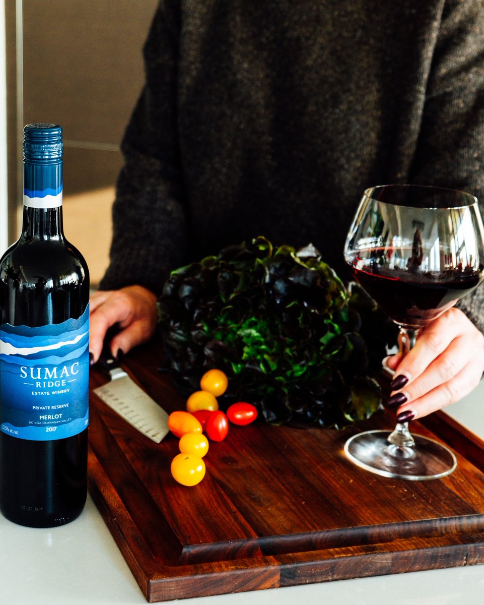 Meal prep for the week? Don’t do it alone! A glass of Sumac will be happy to keep you company.🍷