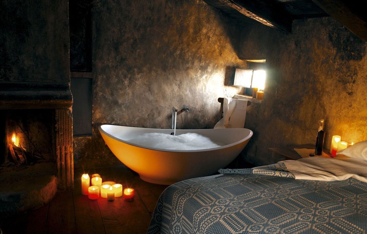 cartrefagardd's tweet photo. The light cast by a candle doesn’t travel far. When you share a candlelit space with someone, you’re creating your own, intimate little world within that pool of light with the soft glow creating the illusion of a private space. https://t.co/4eDtQSue94