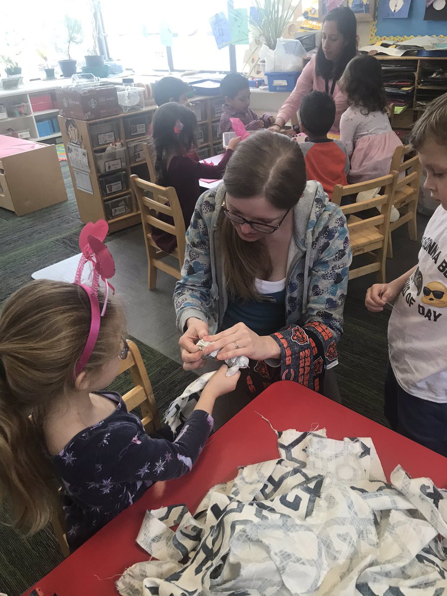 scmejia2's tweet photo. Successful Service project dedicated to help shelter animals! A big thank you to all families for their donations and to the room parents for helping the children with this project! #GBiskind #112leads https://t.co/h5eWSMv2WA