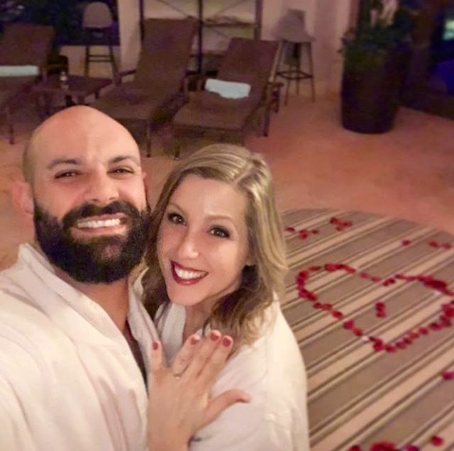 FoxwoodsCT's tweet image. She said yes! 💍🌹Congratulations to Jamie and Mikey on their engagement! Mikey surprised Jamie during her birthday celebration at #Foxwoods and asked the question at G Spa &amp;amp; Salon at Foxwoods! #HowHeAsked