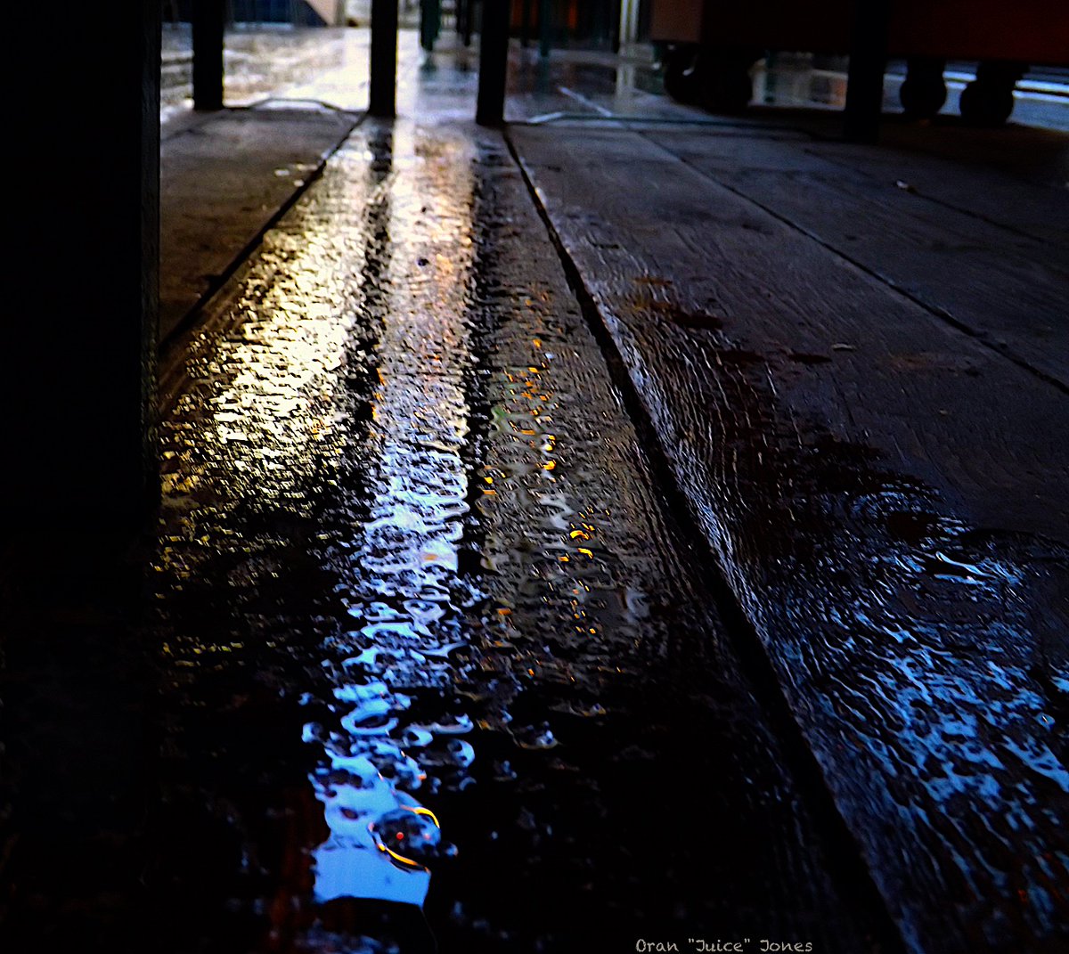 UnbesetztSynth's tweet photo. 'Ole Skool' {and him} #MareStreet #LinnDrums #OranJuiceJones #GucciHandbag #TheRain @reedandcaroline @drunkenpoet92 @TinSoldiere @VeryRecords ::🌓! https://t.co/dziTBoJNg9