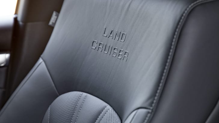 Toyota Land Cruiser получит новую спецверсию Sahara Horizon. 400 экземпляров по 129 090 долларов.
