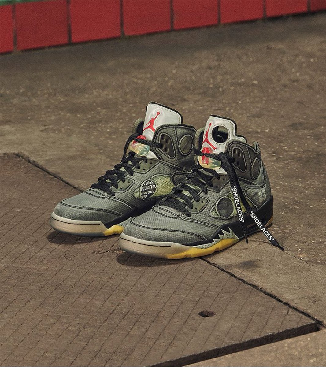 Via Nike SNEAKRS: nike.com/nl/launch/t/ai…