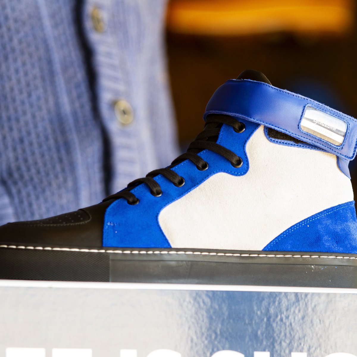 LyonsVision's tweet photo. #lyonsvisioncollection #lyonsvision #italianstreetwear #ismellnewshoes #fashionweek #foreignexchangemarket #columbusfashion #fashioniscolumbus #columbusisfashion #italiansneakers #614fashion #pioneers #ohiotakeover #melanatedentrepreneur #melanatedhustler #photographershoes https://t.co/bpFSoxNbfd
