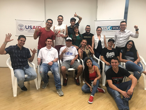 PazyDemocraciaC's tweet photo. María Cano, integrante de la Rexixtenxia Norte y del proceso de Más que 90 minutos: “por este proceso empecé a darme cuenta realmente quién era: vi mis virtudes, noté mis errores y los voy corrigiendo en cada situación.” Acá más de su historia: https://t.co/aRCsY11wjs https://t.co/bP5Xb352Mv