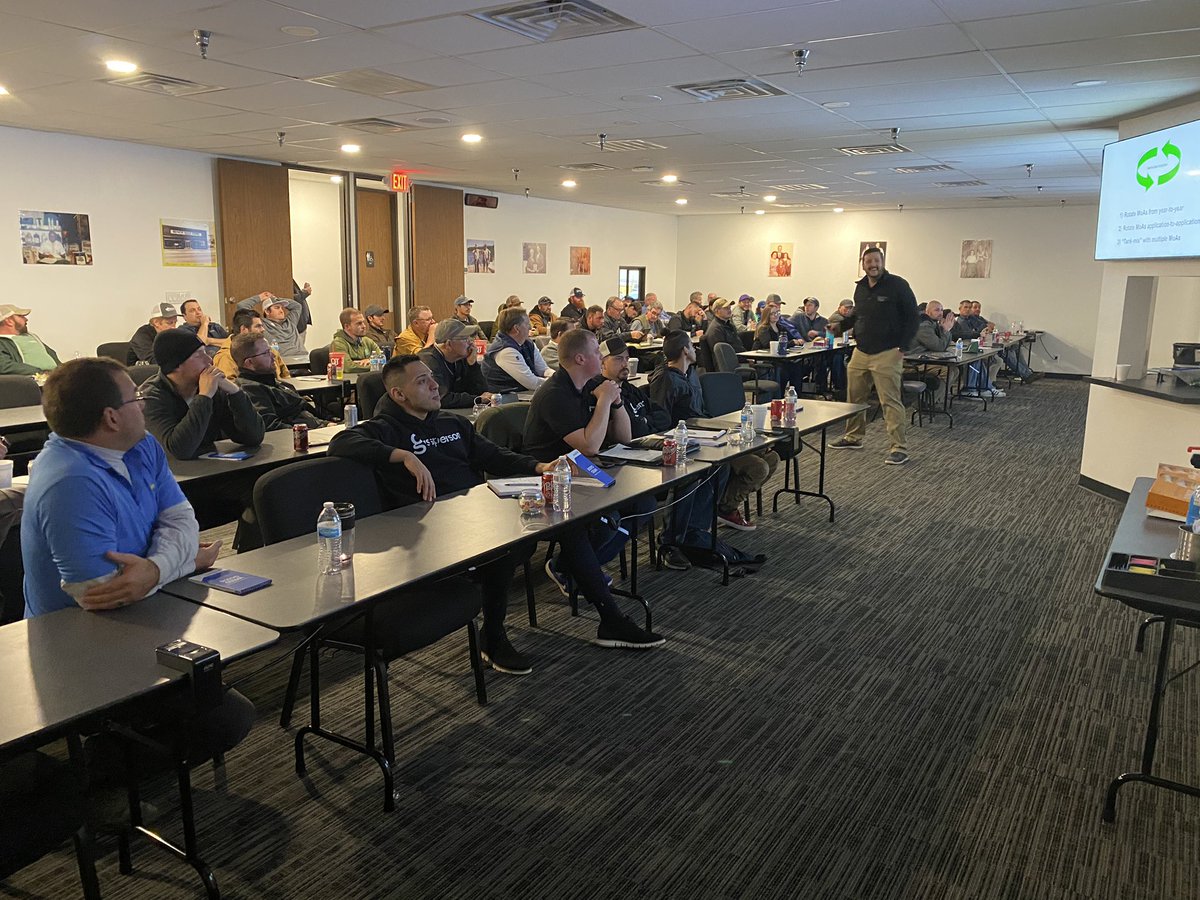 colbyjohnson_b's tweet photo. Round two today of @bwicompanies DFW CEU education. Thanks once again to our sponsors and speakers! @TurfBlade @BayerGolf @RayMiller4 @WesEppele_BASF @PBIGordonTurf @JanetDHurley https://t.co/l71tvgXLyu