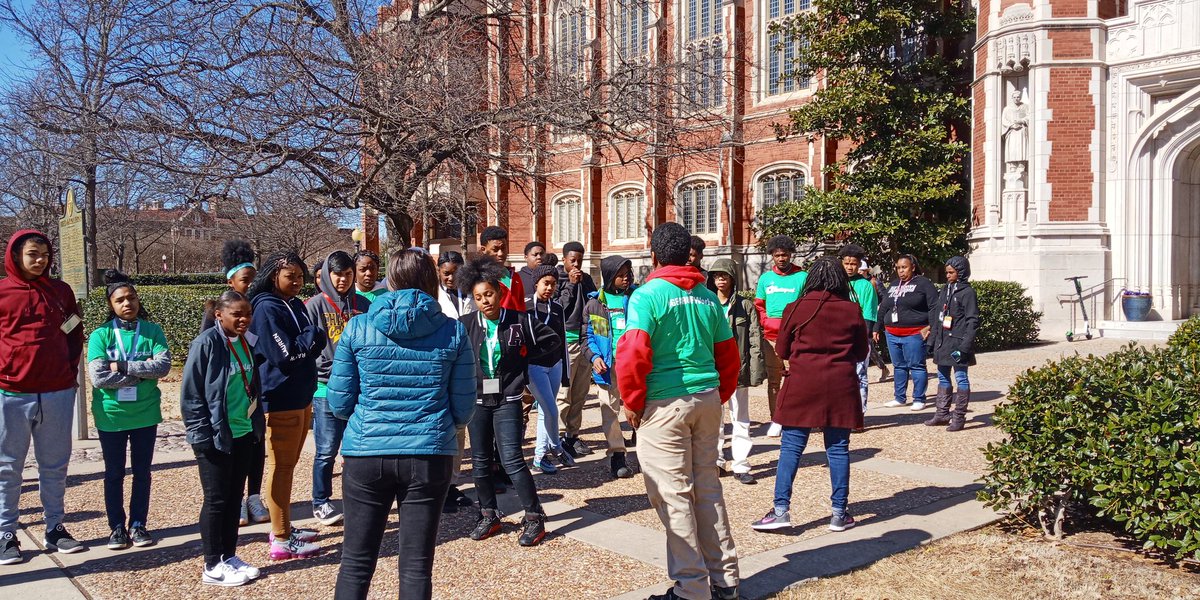 middle_marshall's tweet photo. JMMS 8th graders got to visit the Great Reading Room and other known spots at OU! @k20center #BoomerSooner #GEARUP #JMMSBears #PrideAndPurpose https://t.co/JoFRBfPq7A