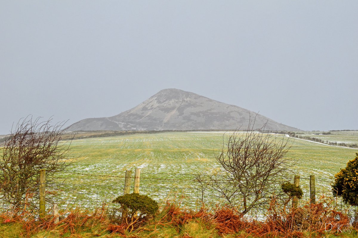 The Great Sugar Loaf On A Snowy Tuesday, February 2020.

#Sugarloaf #sugarloafmountain #Wicklow #VisitWicklow #WicklowOutdoors #GardenOfIreland #Ireland #DiscoverIreland #Nikon #NikonD3500 #Mountain #Grass #Fence #GreySky @visitwicklow @ancienteastIRL