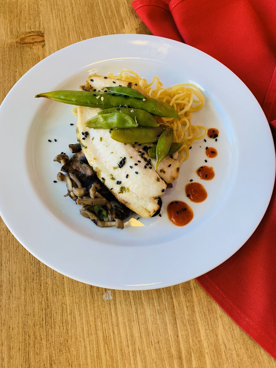 suudining's tweet image. You want to talk about a real life grub hub? Come check the Thunderbird Dining Circle!