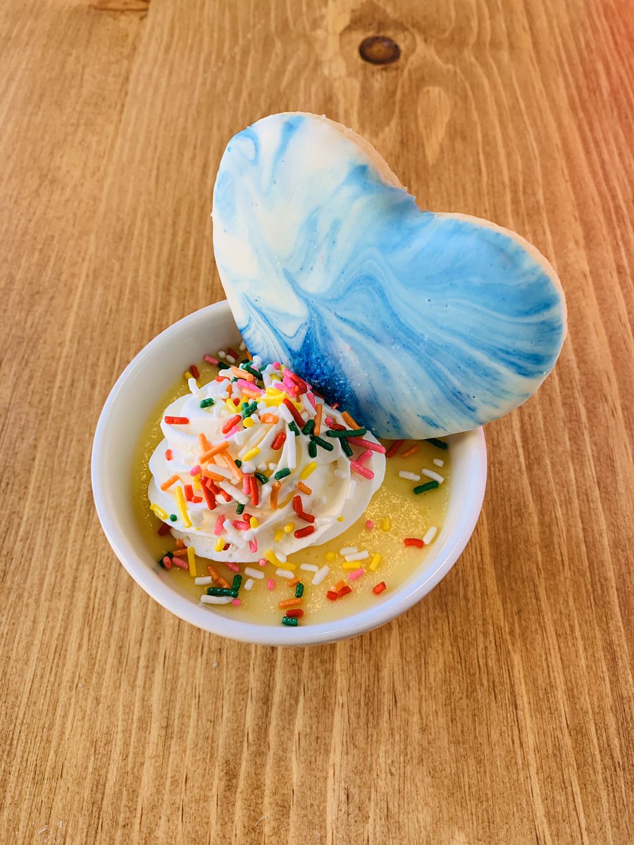 suudining's tweet image. You want to talk about a real life grub hub? Come check the Thunderbird Dining Circle!