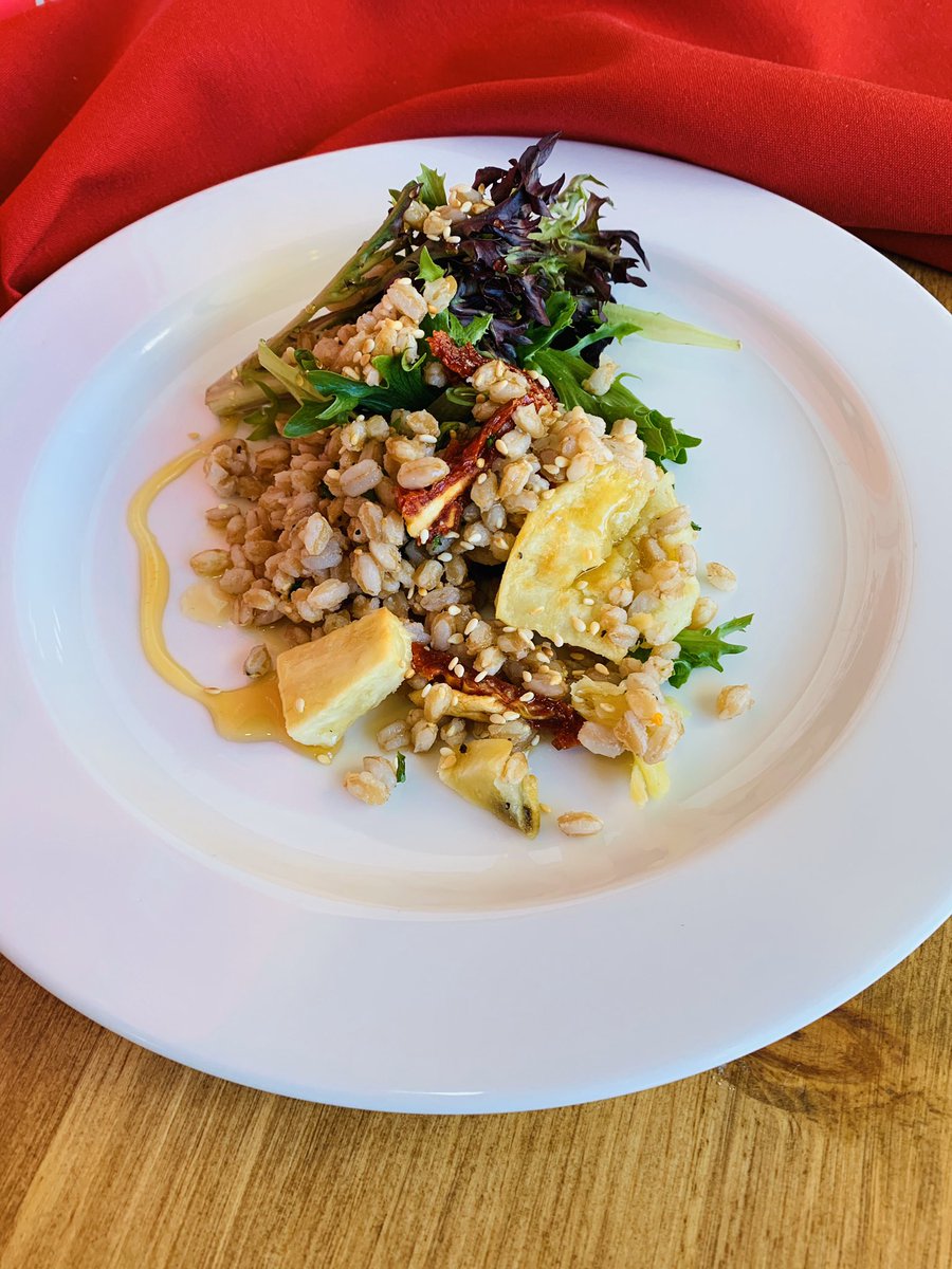 suudining's tweet image. You want to talk about a real life grub hub? Come check the Thunderbird Dining Circle!