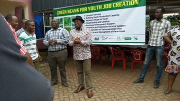 ShambanSolution's tweet photo. GREEN BEANS FOR YOUTH JOB CREATION

Shambani Solutions has entered into a partnership with Kenyan based company (Frigocan) to link youth to green beans production under Contract farming  for accessing employment and increase income in Babati   @drabainc https://t.co/l99lk7zBRo