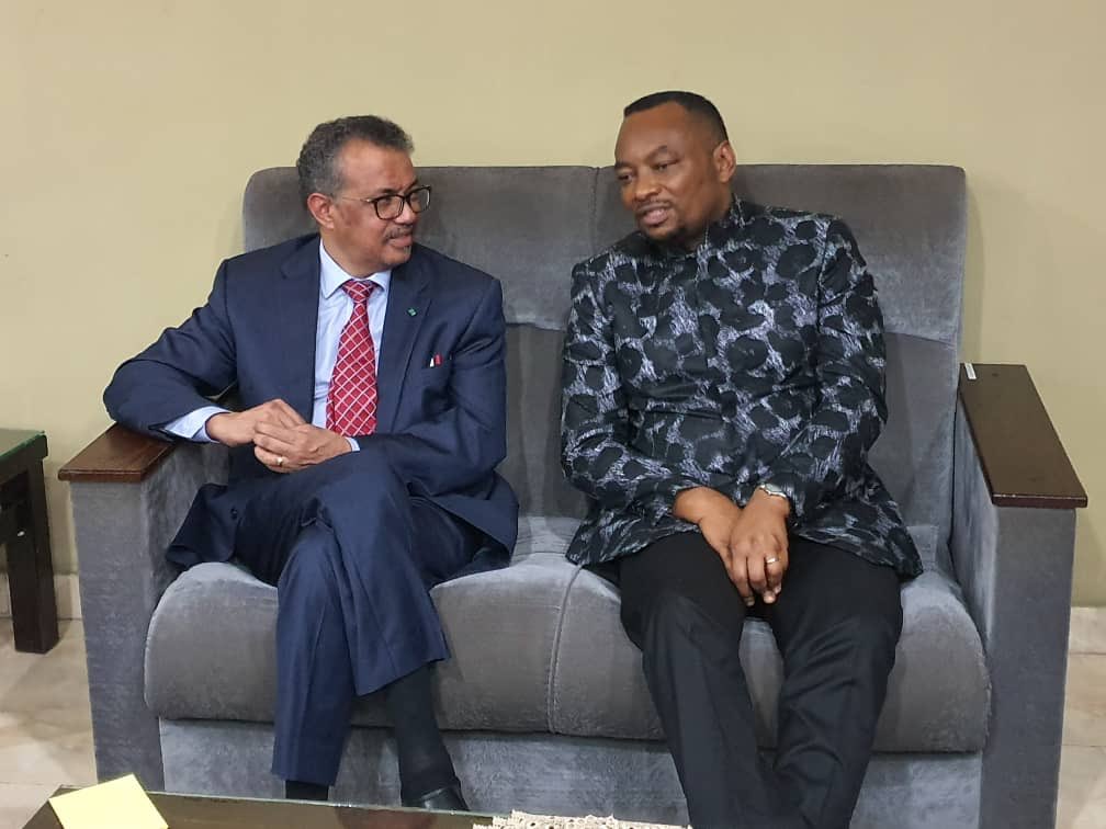 I just arrived in Kinshasa, #DRC, and met with my brother @EteniLongondo, Minister of Health. We will work together on a plan for strengthening 🇨🇩’s health system - a roadmap beyond #Ebola.