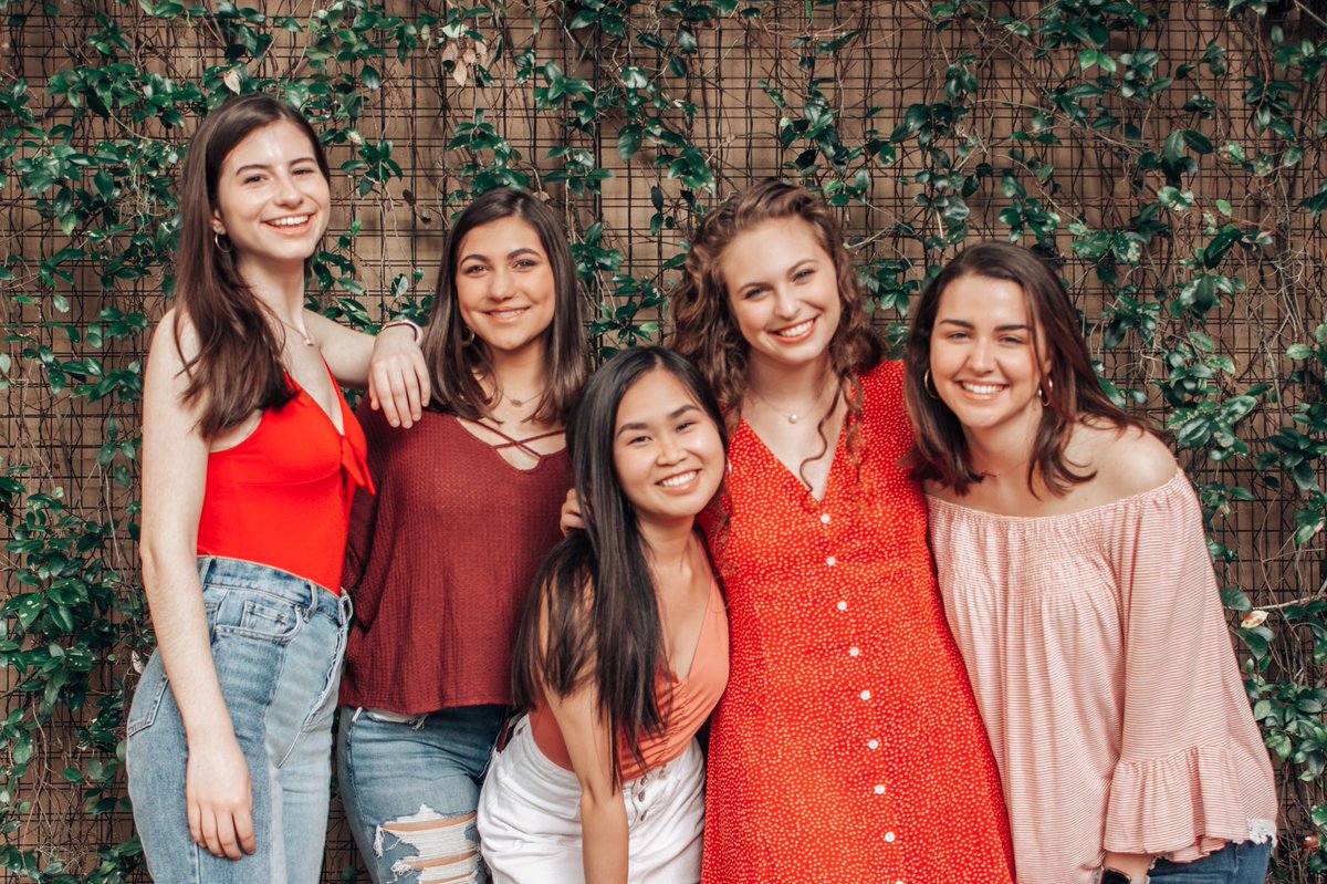 sigmakappauf's tweet photo. Surrounded by so much sigma love ❣️💋 happy galentine’s day https://t.co/iXP6BDusUR