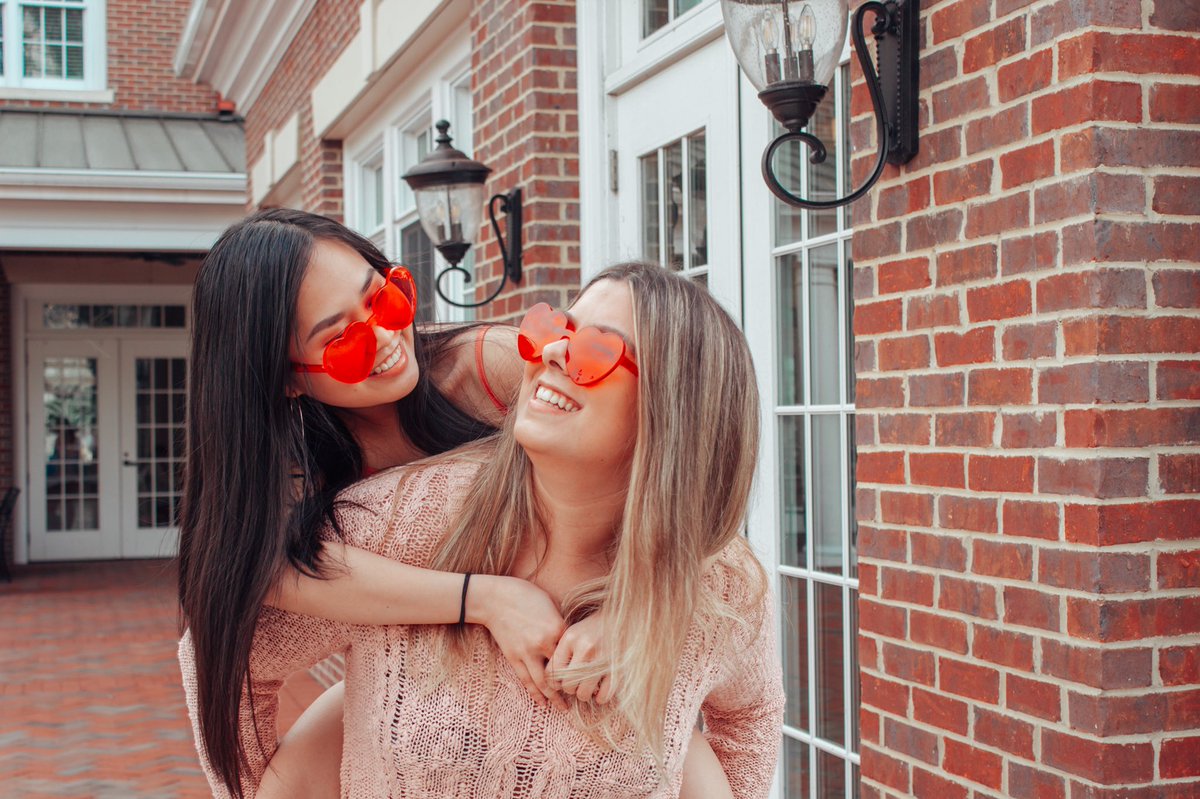 sigmakappauf's tweet photo. Surrounded by so much sigma love ❣️💋 happy galentine’s day https://t.co/iXP6BDusUR