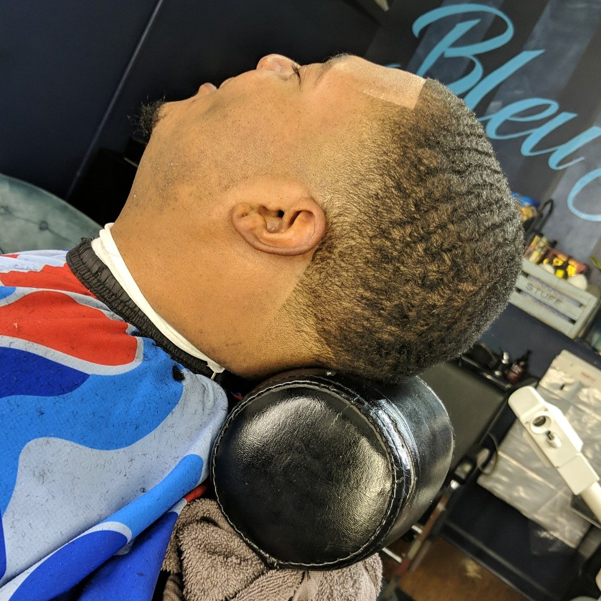 B L E N D💈 'Know your worth' || #Choppncuhh 💥 #BLEUSUEDE #labarber 💥#GCBAM 💥 #barbers_soul 💥 #Barbersinctv 💥 #BarbershopConnect 💥 #tapeups 💥 #nbahaircuts 💥 #VintageBarbering 💥 #UofM 💥 #barberlife💥 #barbergang 💥 #icutproMEMPHIS 💥  💥 #NastyBarbers 💥 #MEMPHISBARBER