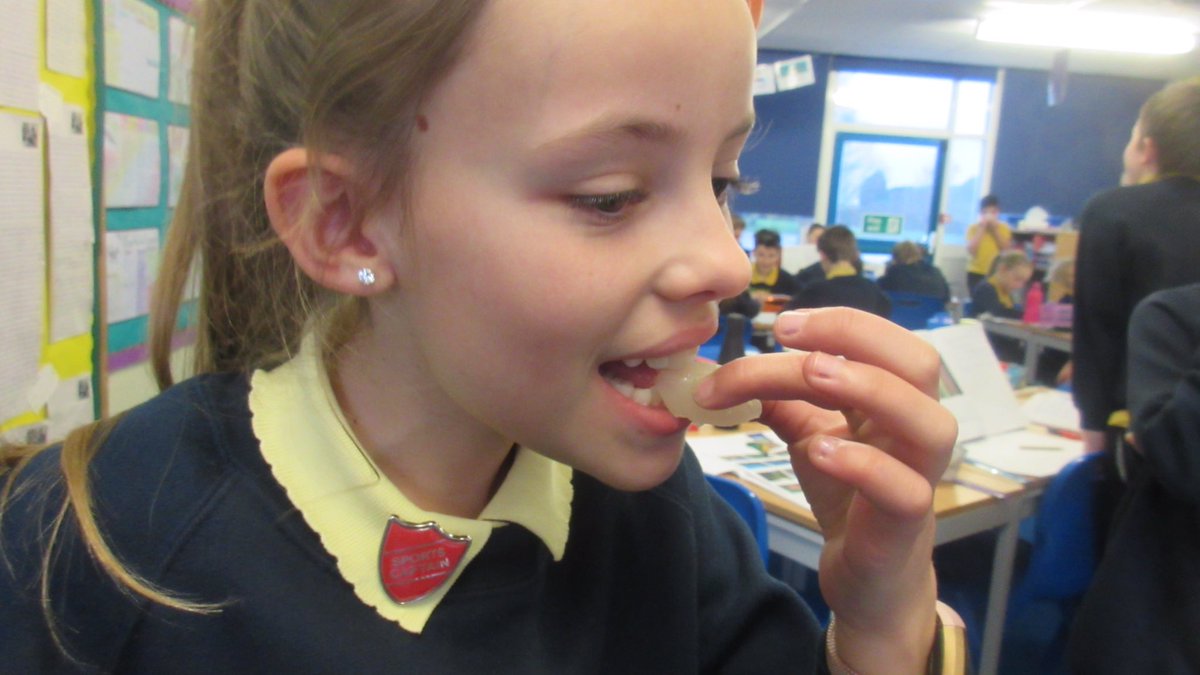 SandwichJunior's tweet image. 6G were extremely excited to taste the Malaysian fruit -rambutan - today, with mostly positive reviews.#MulticulturalWeek