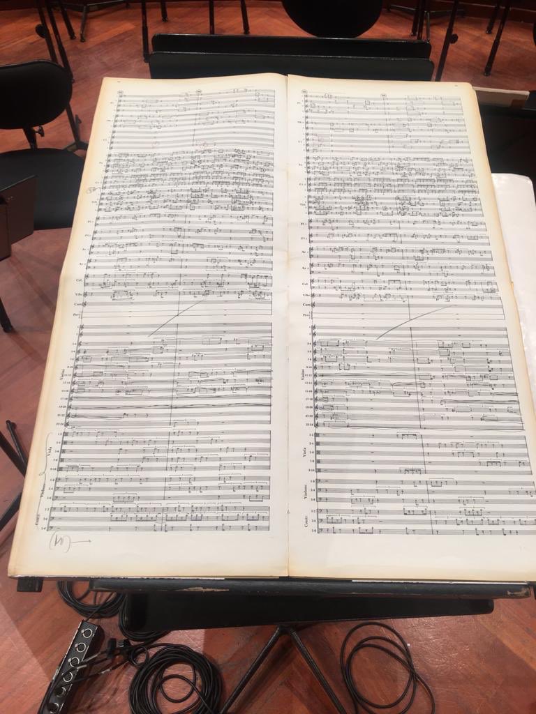 PaoloCairoli's tweet photo. La “partiturina” di “Duo pour Bruno” di #Donatoni, eseguita stasera da #MarcoAngius con l’@OrchestraRai a @twitorino in diretta su @Radio3tweet https://t.co/UaG26ENyoA