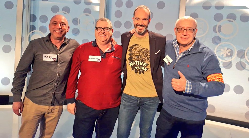 Creemos que si este tuit llega a 5️⃣0️⃣0️⃣ RT, nuestros queridos Rafa, Juanjo y Antonio deben cantar un XI del <a href="/RealZaragoza/">Real Zaragoza</a> a través de la megafonía de La Romareda 🎙️🏟️⚽