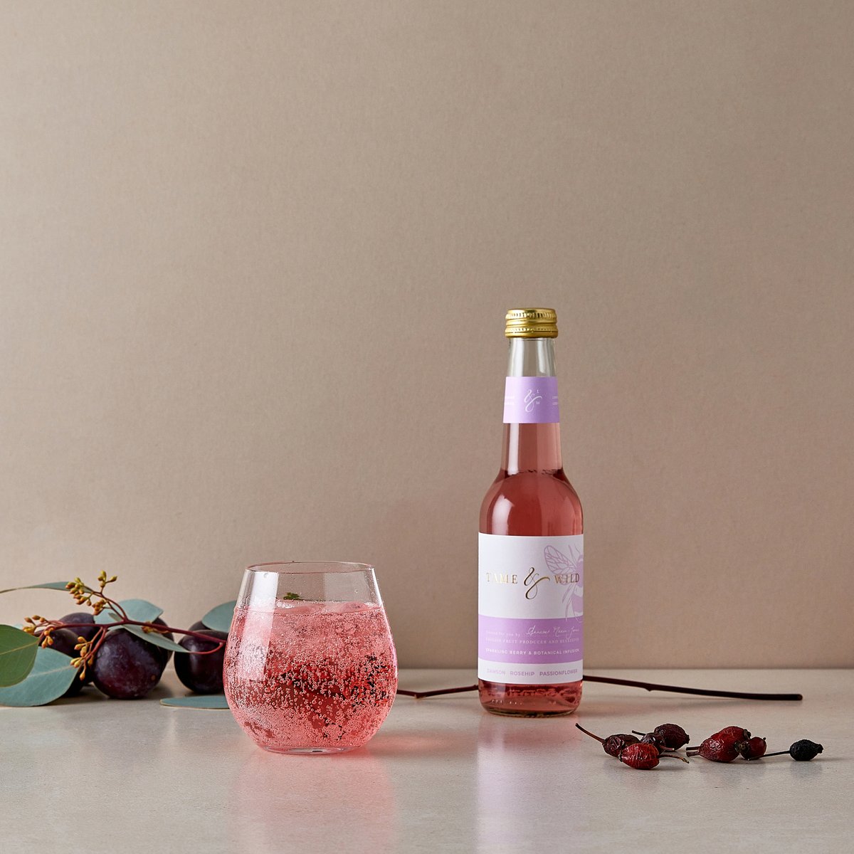 Our beautiful Damson & Rosehip is now available online....

A quintessential English sparkling drink with damsons, blush rosehips and passionflower.
  ⠀⠀⠀⠀⠀⠀⠀⠀⠀⠀⠀⠀
🛍: bit.ly/2SLGfOh

#mindfulness #mindfuldrinking 
  ⠀⠀⠀⠀⠀⠀⠀⠀⠀⠀⠀⠀