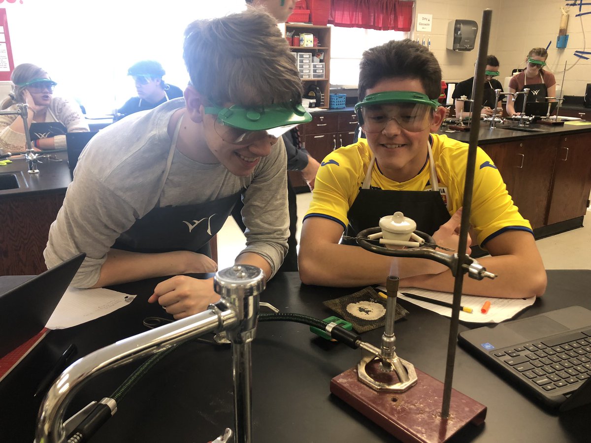 WillardScience's tweet photo. Empirical formula lab. #chemistryfun  #WeAreWillard https://t.co/vFTgOXBywN