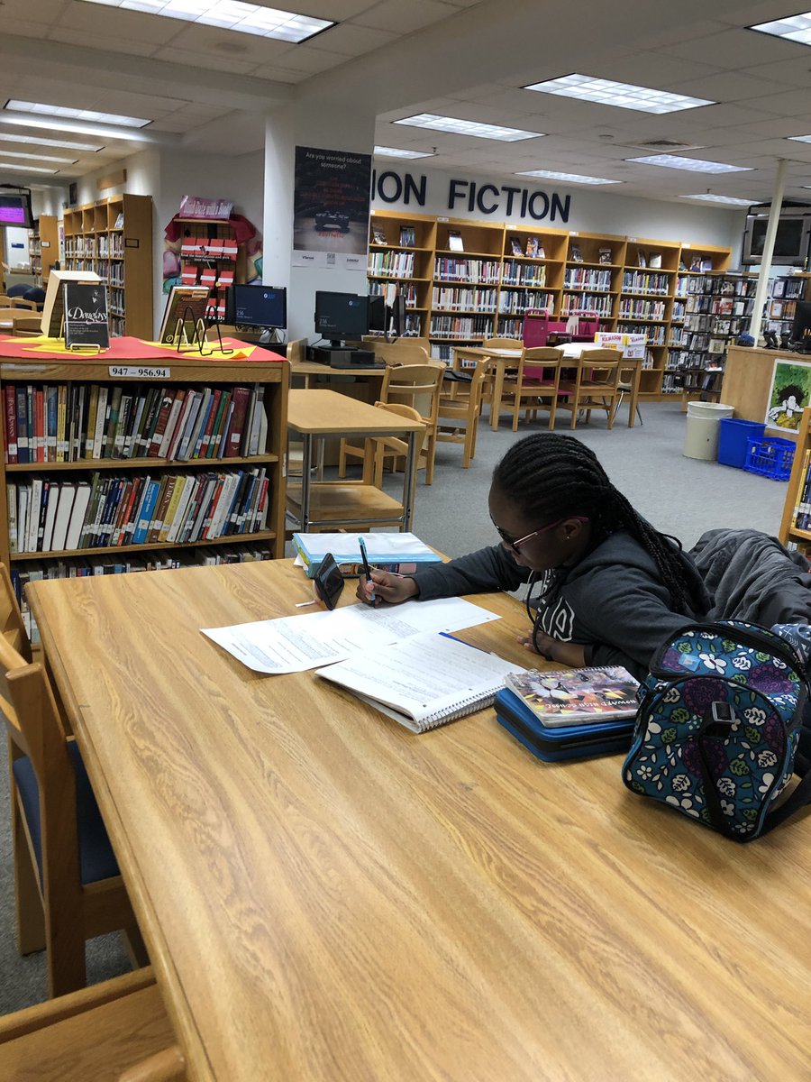 HOHSmedia's tweet photo. Do you need a quiet place to study, or a collaborative space for a group project? Visit the media center afterschool! We are here each day until 3:15. #study #read #worktogether #collaborate #ourhoward https://t.co/knv1HVsBkX