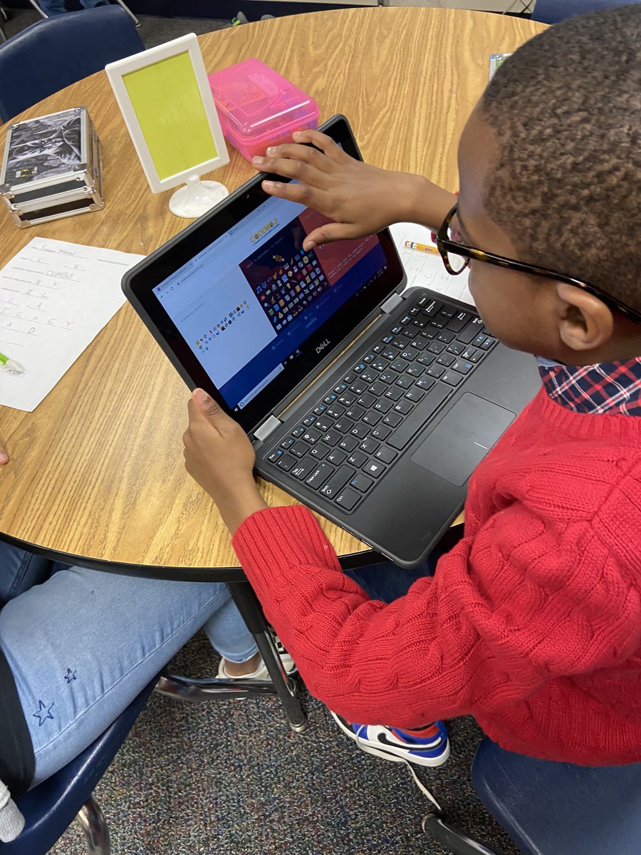 SashaLBeavers's tweet photo. Awesome breakout @ChisholmRidge with @msonenote #codeemoji. Collaboration and engagement at its best! @emsisdits @DigitalDunning #theCREway #EMSedtech
#EMSproud @crecoulbourn @creglover https://t.co/C4wOuG67oE