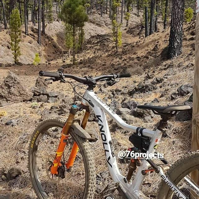 76projects's tweet image. 📷@trailaction
The Little Piggy can be strapped to your bike, making use of any spare space.
#onbikestorage #76projects #mtblife #mtbenduro #outsideisfree ift.tt/2USVfML