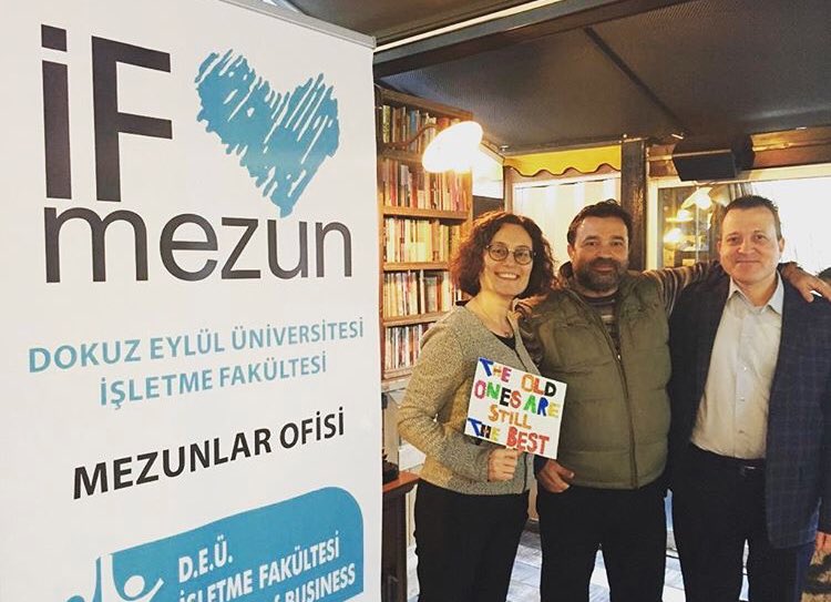 DEUFACULTYOFBUS's tweet photo. Bu akşam mezunlar ofisimizin düzenlediği etkinliğe 1993 yılından 2019’a kadar hemen her yıldan mezunumuz katıldı. Mezunlarımıza ve organizasyonda yer alan hocalarımıza, arkadaşlarımıza kucak dolusu teşekkürler #ifnetworking @ifmezun https://t.co/L9cmgtnwxc