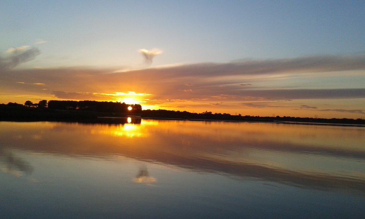 IkenCanoe's tweet image. On 30th May, with @SOSestuary and @PloughandSail we are organising a 'Paddle to the Pub' flotilla to raise money to help prevent flooding of the beautiful Alde &amp;amp; Ore estuary. Please join us on the water for a paddle, drinks and nibbles. See our homepage for all info! 🛶