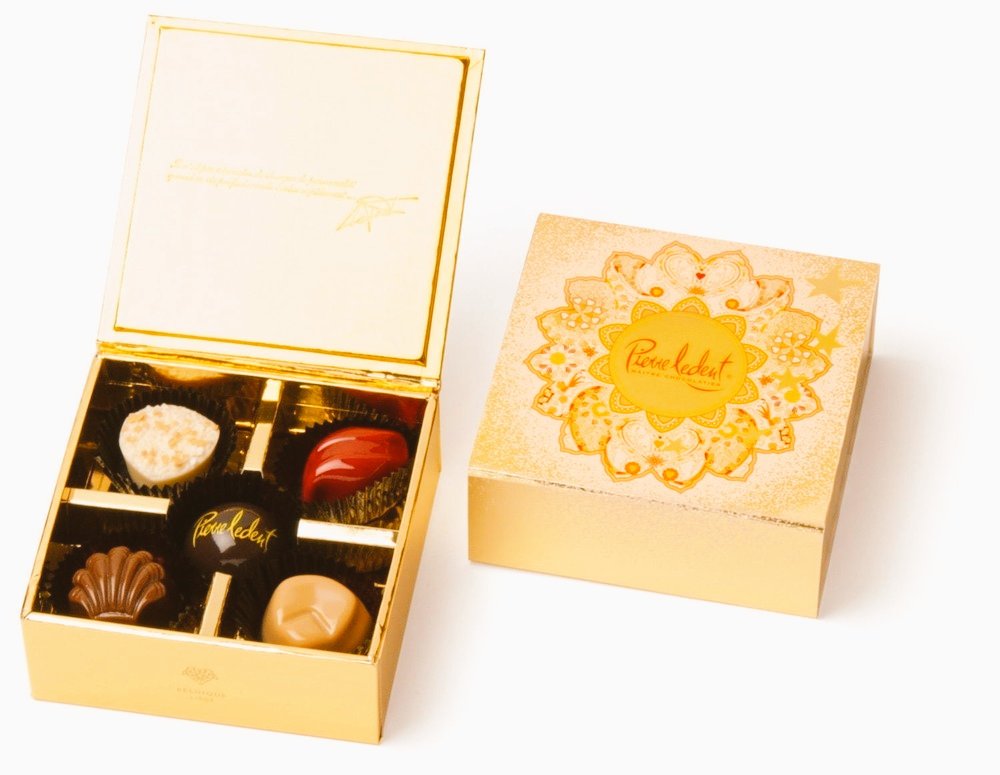 Host_Oz's tweet photo. "A-aand, since today's Valentine day..." saying this to @GilbertNX10 made Oz deeply embarassed so he blushes, "... this is a bit of chocolate for you, Master Gil~♡" https://t.co/7MrKPBukVF