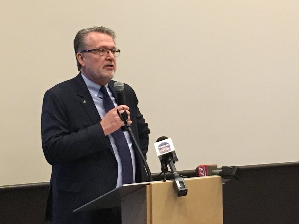 LtGovToland's tweet photo. Had a great time joining @LtGovRogers and community leaders from all over Kansas at the #CDBG Awards Reception today. @KansasCommerce is awarding 39 communities more than $17 million in Community Development Block Grants. Quality of life is key to #economicdevelopment! https://t.co/OW7qChua2H