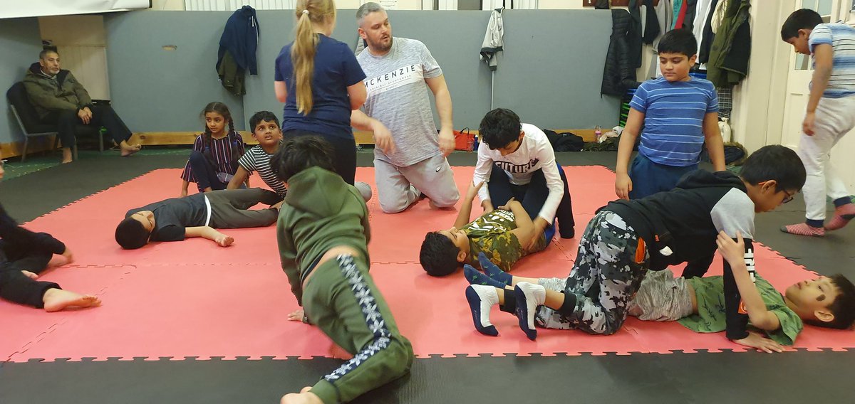 ts1teesvalley's tweet photo. Kids with improvement on technique raises the bar in practice Brazilian Jiu Jitsu #bjj #MMA #sports https://t.co/2gch4D93y2