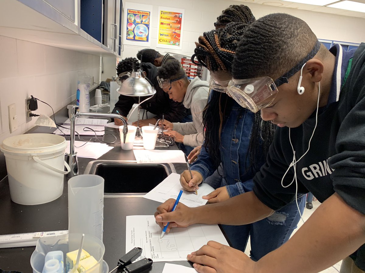 Jess_Sturdivant's tweet photo. More pics from #VJMS 8th graders’ Thermal Energy Investigation. Hands-on Science, Let’s do it! https://t.co/SBXvj4yquv