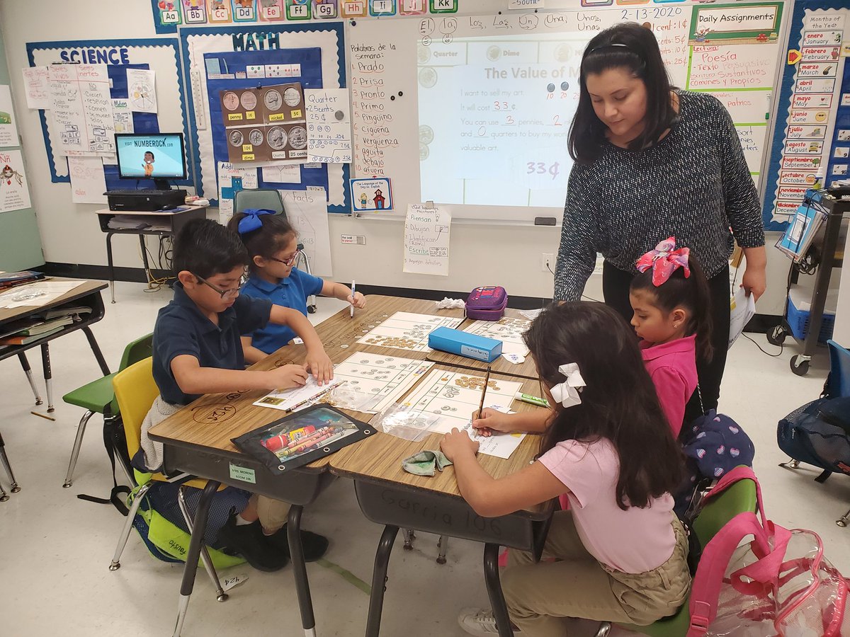 NHFineArtsMag's tweet photo. Got money? First graders at Crenshaw learn to count their money
#crenshawcomets
#cisd https://t.co/SYAXtssrza