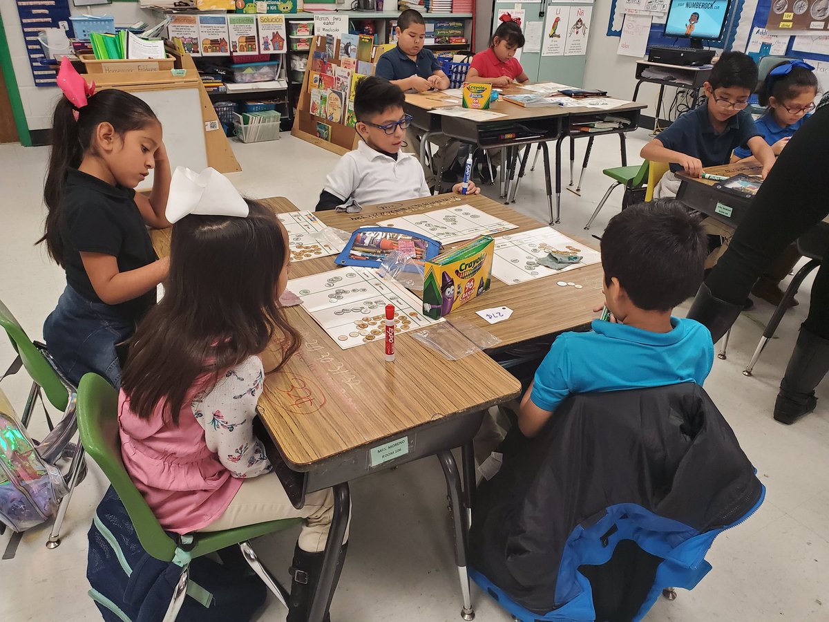 NHFineArtsMag's tweet photo. Got money? First graders at Crenshaw learn to count their money
#crenshawcomets
#cisd https://t.co/SYAXtssrza